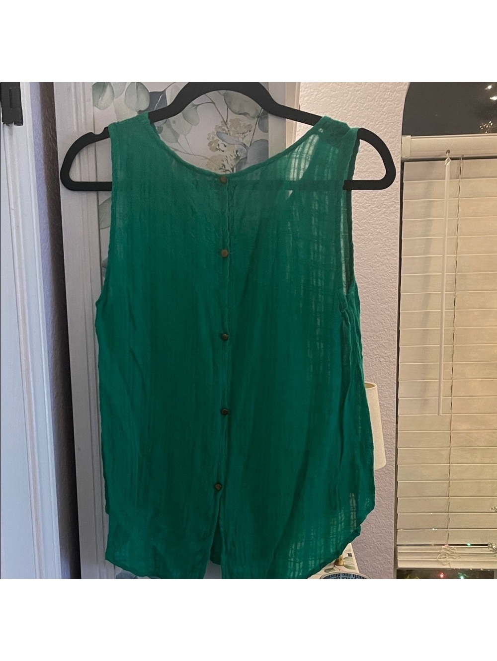 Sweet Wanderer | M | Green Sleeveless Blouse - perfect for layering - Picture 6 of 7